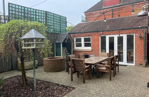 Christchurch Casa | Station House-Hinton Admiral