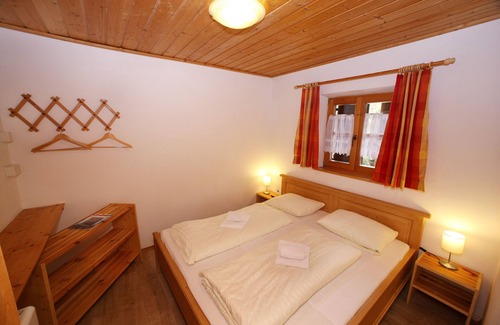 Hochkrimml Apartamento | Staudi's ski hat Top8 in hat style right on the piste