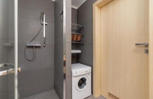 Pradnik Bialy Apartamento | Stawowa Apartment with Balcony & Parking Cracow by Noclegi Renters