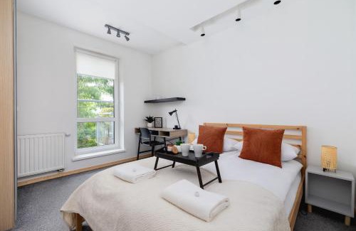 Pradnik Bialy Apartamento | Stawowa Apartment with Balcony & Parking Cracow by Noclegi Renters