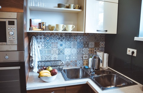 Pradnik Bialy Apartamento | STAWOWA - Charmly Apartment 69qm - NUEVO con 2 balcones y garaje interior