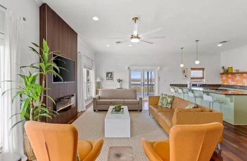 Indian Beach Casa | Stay 2 get 3rd nt free THIS WEEKEND! Msg Host-Heated Pool, Game Room, Sleeps 20