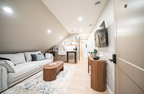 Spencerville Apartamento | Stay Above The Village Pantry- Suite 1