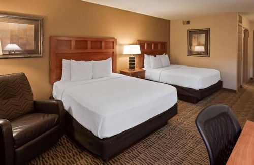South Loop Casa | Stay Across from The Mall of America: Water Park, Indoor Pool and Free Breakfast