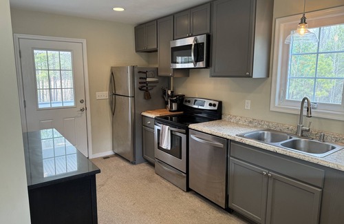 Ruther Glen Cabaña | Stay and Play! Country Cottage Getaway with PRIVATE 3 Acre Swimming Pond