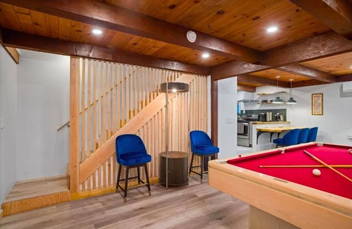 Glencoe Cabina | Stay at 4K – Modern Forest Cabin w/ Deck, Firepit & EV Charging in Arnold.