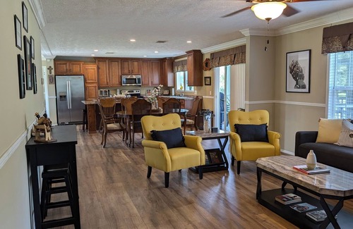 Valley Grande Casa | Stay at a 4-bedroom Unique Historic Landmark just outside of the city of Selma.