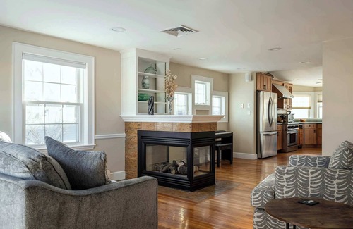 Beverly Casa | Stay at Beverly Shops