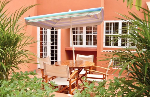 Margarita Island Apartamento | Stay at Casa Carnaval walking distance to Playa Moreno