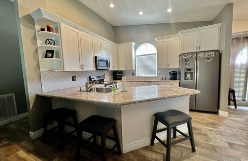 Lakeland Casa | Stay at Home, not a hotel.