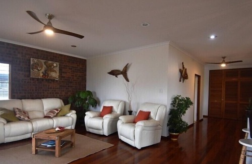 Wongaling Beach Casa | Ocean Breeze at Wongaling Beach