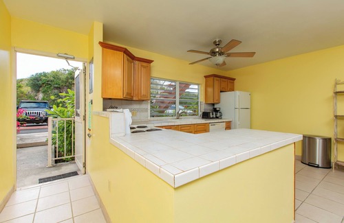 Cotton Valley Condominio | Stay at "Seaview Tranquility"- Buck Island Views + Balcony, Pool & Wi-Fi