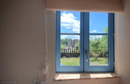Argentonnay Casa | Stay at the alpaca farm, opposite Chateau de Sanzay,