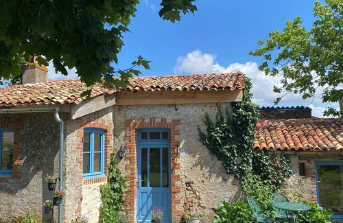 Argentonnay Casa | Stay at the alpaca farm, opposite Chateau de Sanzay,