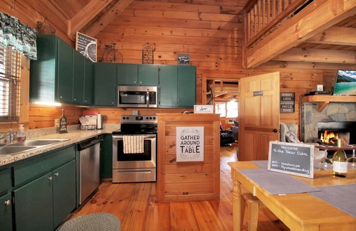 Pine Mountain Valley Cabina | The Bear Cabin- Center