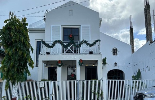 Dolores Casa | Stay At the Plaza - Benita