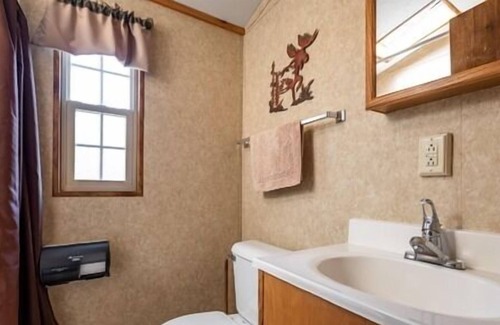 Neillsville Apartamento | Stay at this quaint home perfect for the traveling outdoors enthusiasts not far from Lake Arbutus.