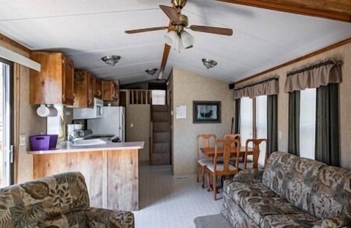 Neillsville Apartamento | Stay at this quaint home perfect for the traveling outdoors enthusiasts not far from Lake Arbutus.