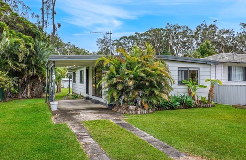 Sandy Beach Casa | Stay at this stunning home in Sandy Beach, walk to the beach