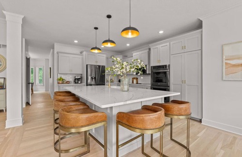 Lee's Summit Casa | Stay at Whispering Pines