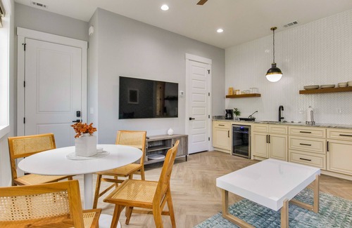 Tradewinds Apartamento | Stay Awhile - 1 BR near Downtown Pensacola