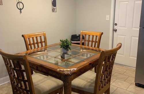Villa Heights Casa | Stay Awhile Center City Charlotte minutes away, Noda area