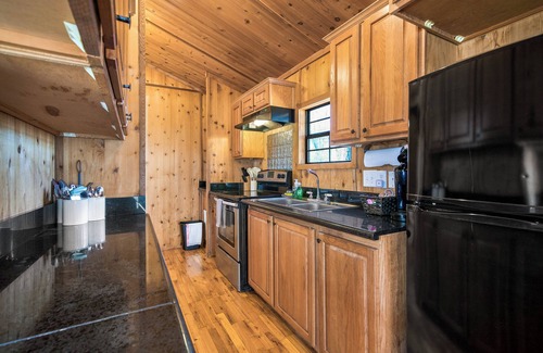 Monteagle Cabina | Stay Awhile @ Trailhead Cabins