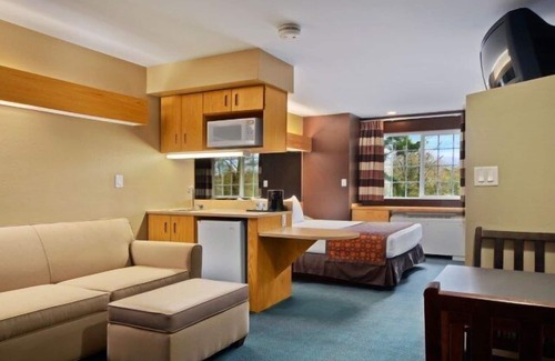Elma Hotel | Stay Beyond Inn & Suites