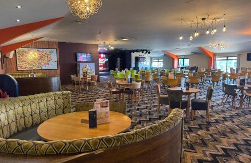 Dymchurch Casa | Stay By The Sea Beach Swimming Pool Arcade