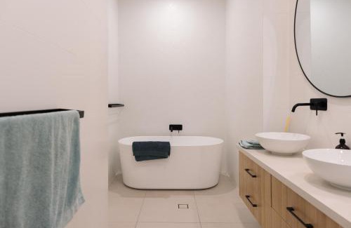 Kingston Park Apartamento | Stay by the sea in a luxe retreat