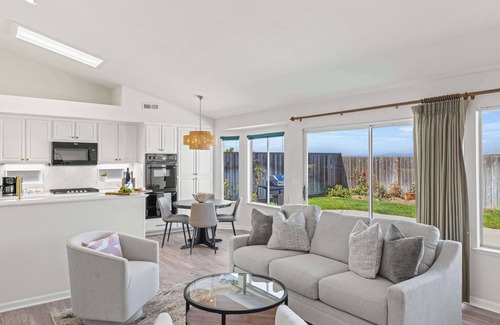 Marina Casa | Stay Close to The Beach at Marina's Sand Piper!