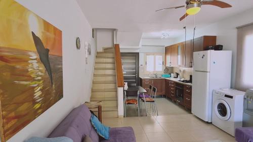 Meneou Apartamento | STAY Crystal Waves Maisonette