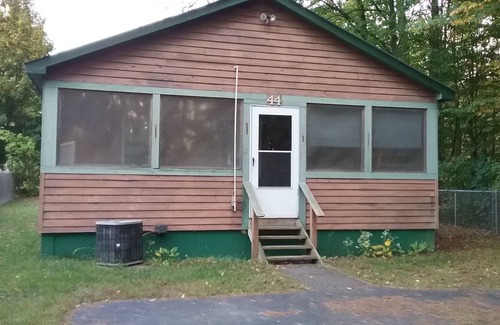 Lake Luzerne Casa | STAY & FISH/HIKE/BOAT/KAYAK & MORE IN THE GORGEOUS ADIRONDACKS! $199/ NIGHT SALE