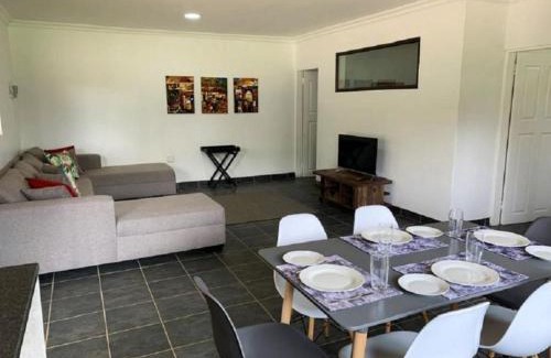 Hartbeespoort Apartamento | Stay Harties Accommodation