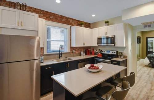 Central City Apartamento | ✨Stay Here✨5 Minutes Downtown✨Comfy Foam Beds✨W&D✨