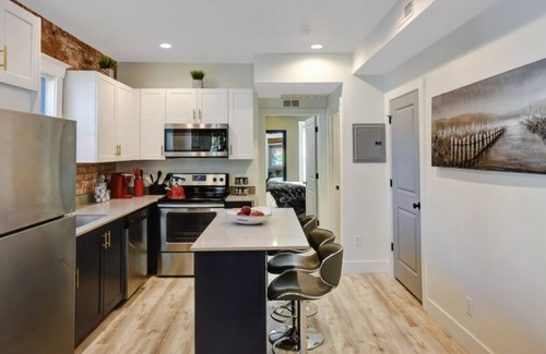 Central City Apartamento | ✨Stay Here✨5 Minutes Downtown✨Comfy Foam Beds✨W&D✨