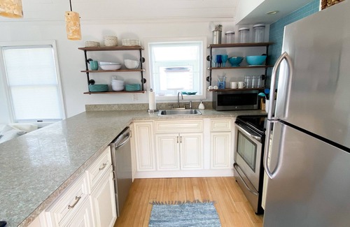 Ocean Beach Casa | Stay here!-Newly Renovated Beach House (steps to beach)