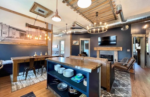 Nelson Condominio | Stay Historical - Boiler Maker Office Turns Vacation Destination