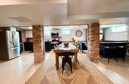 Nelson Condominio | Stay Historical - Boiler Maker Office Turns Vacation Destination - Suite B