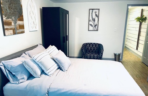 Carrollton Otro | Stay in a Church from the 1800's