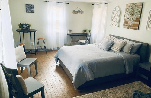Carrollton Otro | Stay in a Church from the 1800's