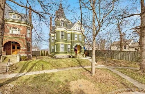 North Upper Street Casa | Stay in a Historic Charm in the Heart of Lexington