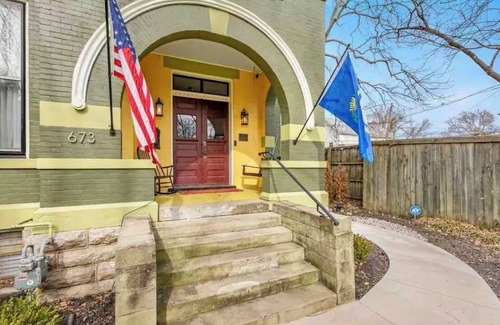 North Upper Street Casa | Stay in a Historic Charm in the Heart of Lexington
