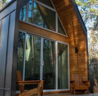 Montgomery Otro | Stay in Babia - Luxury Cabins - Sam Houston National Forest