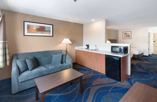 Tri-Cities Complejo | Stay in Comfort in Kennewick, WA! 2 Family-friendly Units w/ Complimentary BFast
