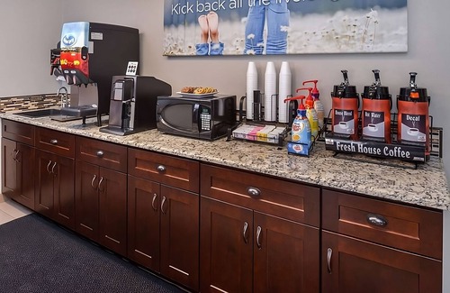 Tri-Cities Complejo | Stay in Comfort in Kennewick, WA! 2 Family-friendly Units w/ Complimentary BFast