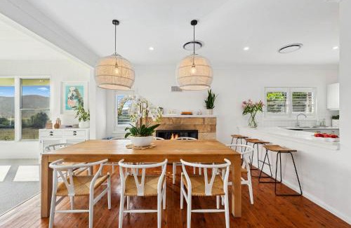 Burrundulla Casa | Stay in Mudgee The Grove, The Church, And Premium Private Homestead