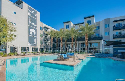 Desert View Village Apartamento | Stay in Phoenix - Minutes to Mayo & Shopping - Pool - Parking - S134