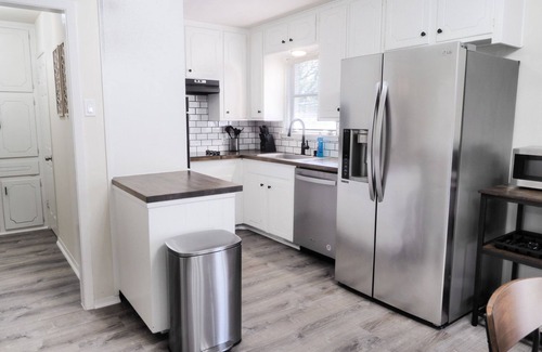 Euless Casa | Stay In The Heart Of DFW: Cozy Home Minutes Away from DFW Main Attractions