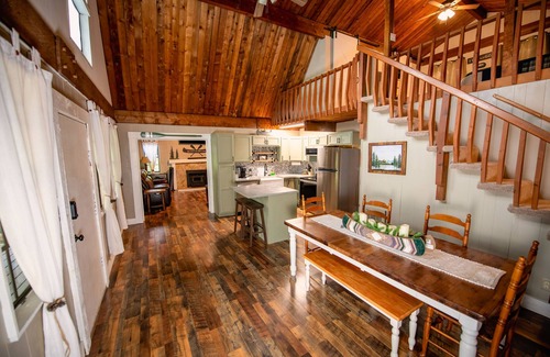 Cherokee Cabina | Stay in the Treehouse Lodge! Hot tub, game room, fire place, wrap around porch!